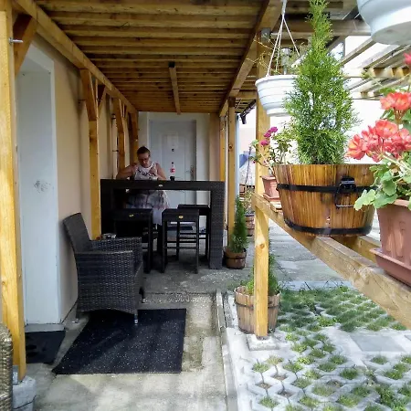Jakubov Apartment *