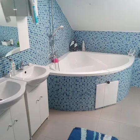 Jakubov Apartment *